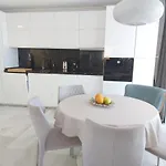 2 Bedroom Beachfront In Estepona, Malaga. 에스테포나