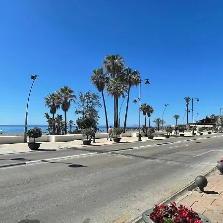 아파트 2 Bedroom Beachfront In Estepona, Malaga. 에스테포나