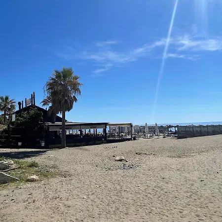 Apartment 2 Bedroom Beachfront In Estepona, Malaga. *